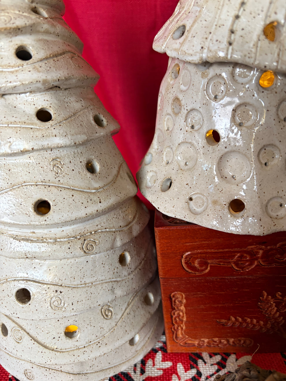 Holiday Tree Luminaries 2026 – Terracotta Pullman